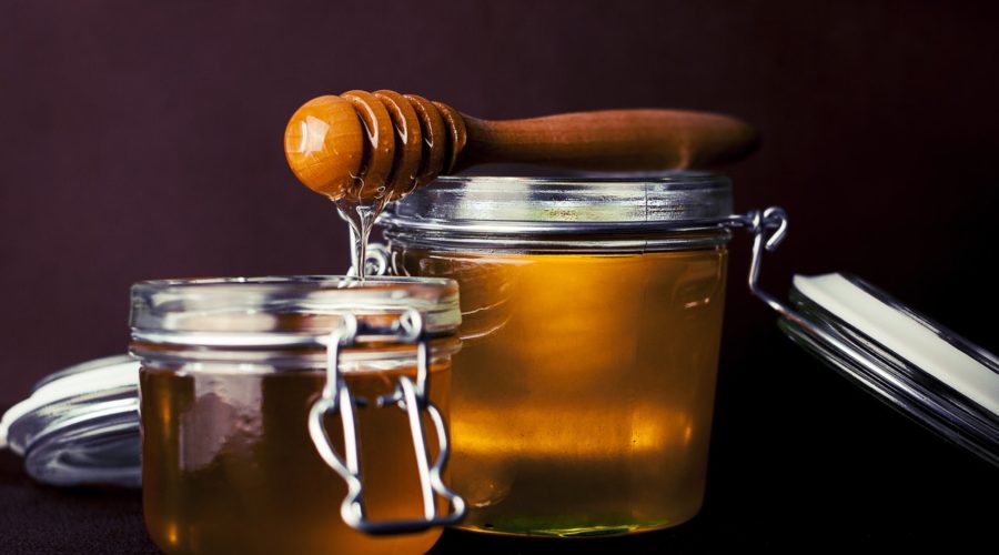 Jars of honey - Four Natural Ingredients for Moisturizing Fall Skin