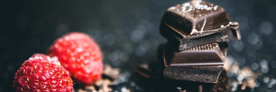 dark chocolate and raspberries - chocolate and skin health